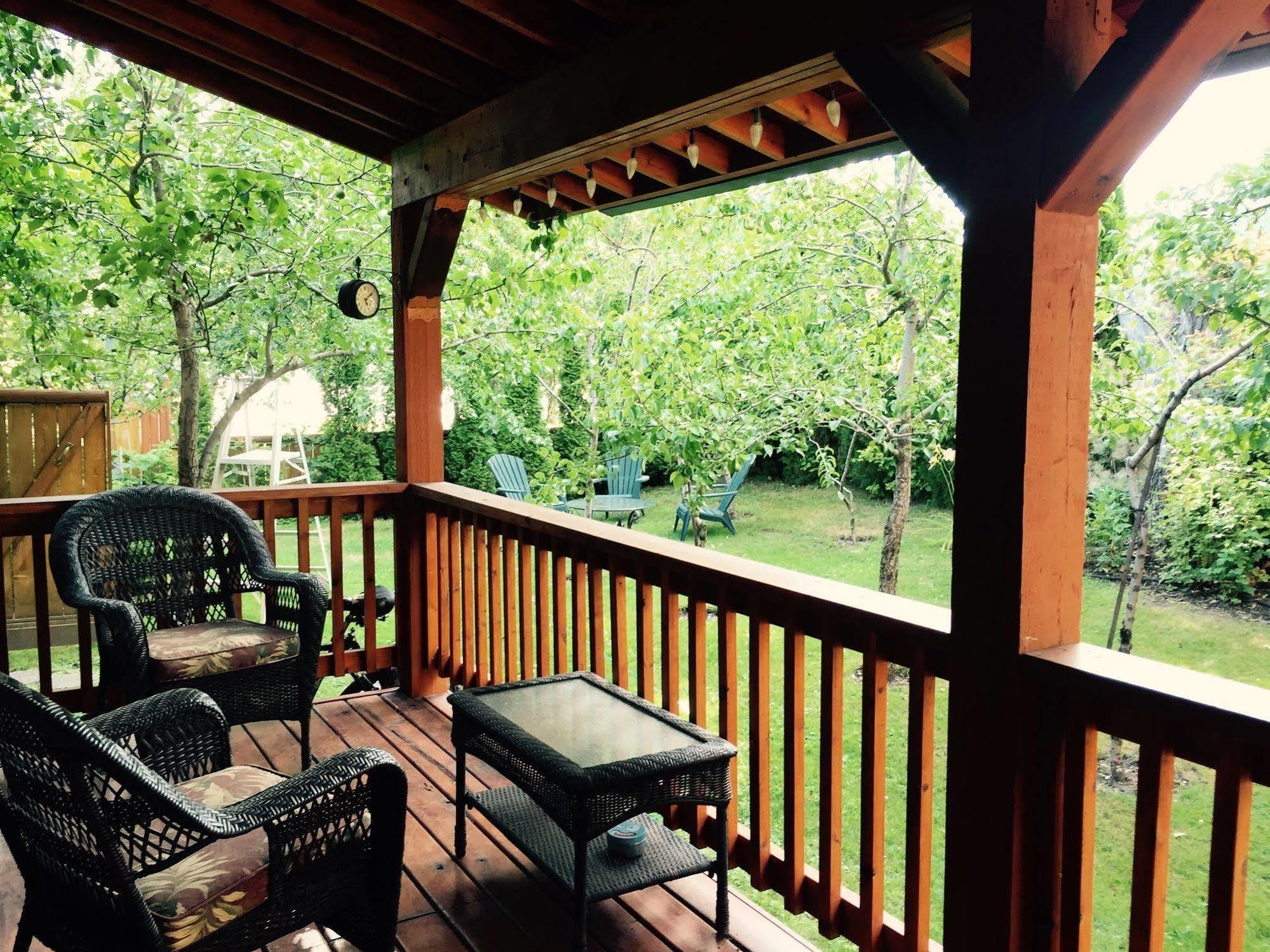 Luna Bed & Breakfast Grand Forks Exterior photo